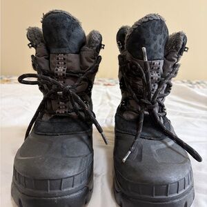 Sorel Tivoli  Women’s Waterproof Snow Boots Size 8